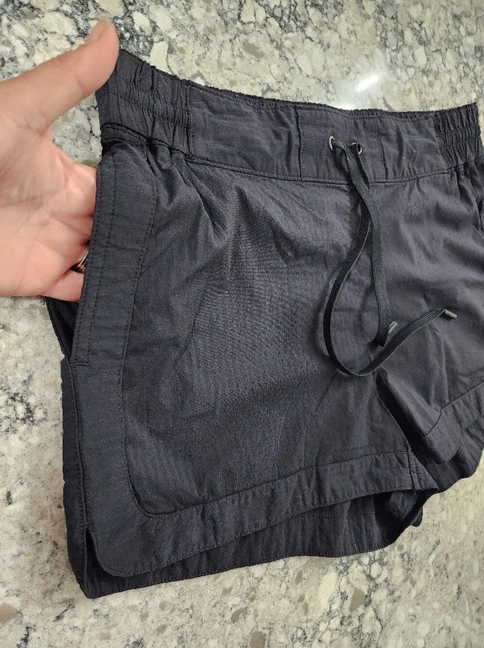 Vineyard Vines Black Elastic Waist Perfect Summer Shorts with Drawstring. Medium